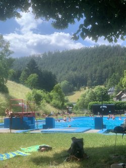 Unser idyllisches Dorfschwimmbad in Graefenthal